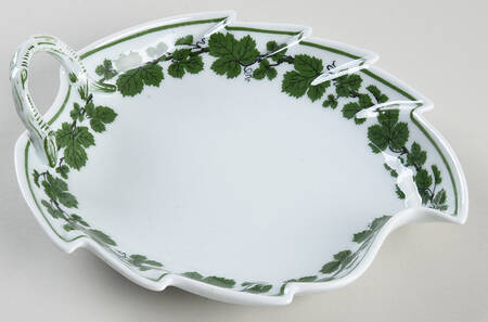 Full Green Vine (Scalloped, No Trim) 8" Handled Leaf Dish