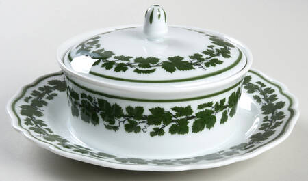 Full Green Vine (Scalloped, No Trim) Round Covered Butter w/Attached Underplate