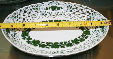 Full Green Vine (Scalloped, No Trim) 10" Pierced Oval Bowl