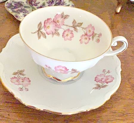 MIT75 Footed Cup & Saucer Set