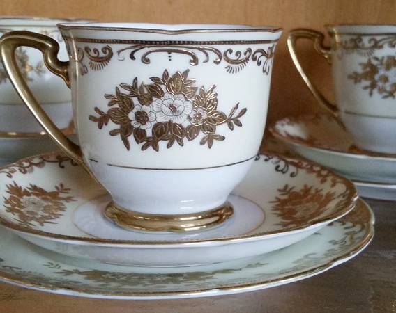 MEI574 Footed Demitasse Cup & Saucer Set