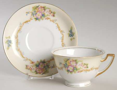 MEI584 Footed Cup & Saucer Set