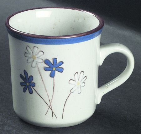 Primary Blue Daisies by Metlox - Poppytrail - Vernon