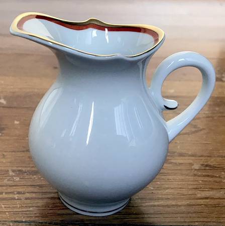 989903 Creamer