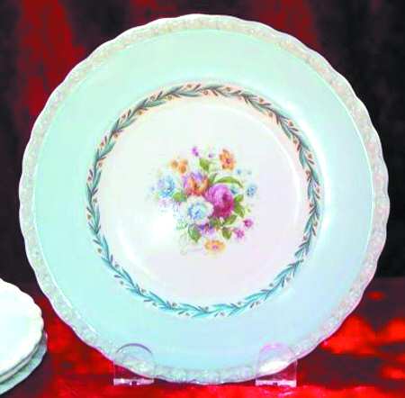 MYO46 Dinner Plate
