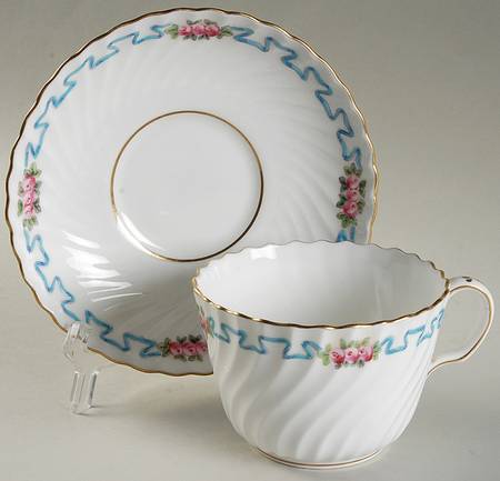 G9015F Oversized Cup & Saucer Set