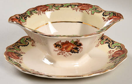 Victoria Round Gravy Boat/Attached Underplate