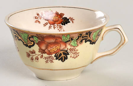 Victoria Footed Cup by John Maddock & Sons