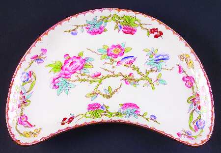 Cuckoo (Smooth, White, Globe Bks) Crescent Salad Plate