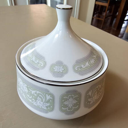 Winsome Sugar Bowl & Lid