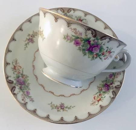 MEI606 Footed Cup & Saucer Set
