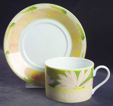 Daisy Charm Flat Cup & Saucer Set
