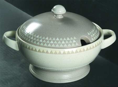 Ventura 2 Qt Round Covered Casserole
