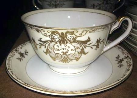 MMJ10 Footed Cup & Saucer Set