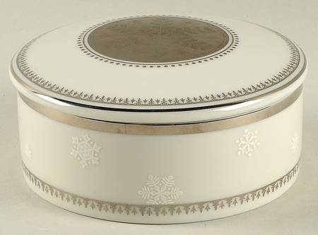 White Christmas 4" Round Box & Lid