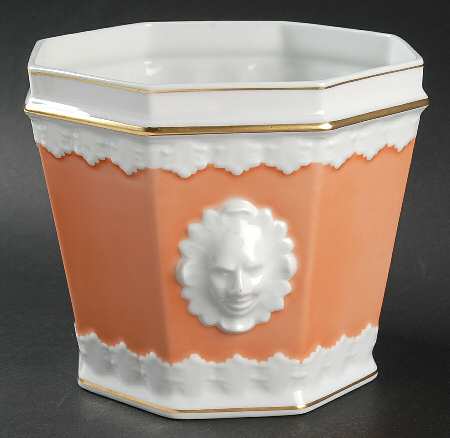 MOT26 Large Cachepot