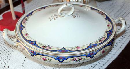 Alma Oval Covered Vegetable