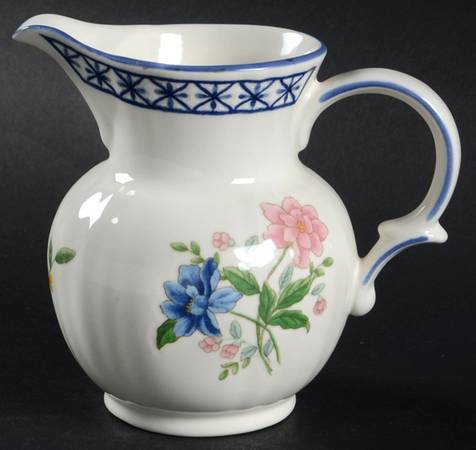 Villa Provencale Creamer