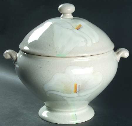 Savoir Vivre Tureen &  Lid