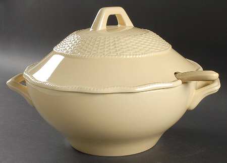 Country Manor Saffron Tureen & Lid w/Ladle