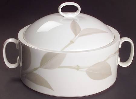 Irish Linen (Leaves) 2 Qt Round Covered Casserole