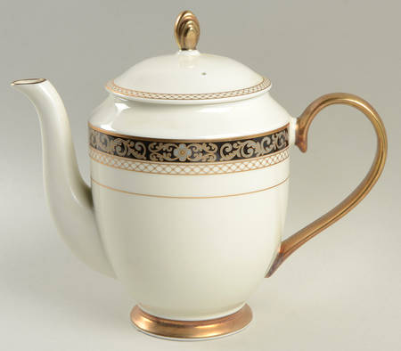 Palatial Suite Coffee Pot & Lid