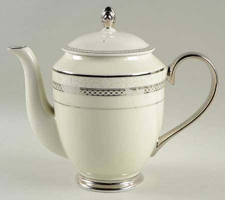Heirloom Platinum Coffee Pot & Lid