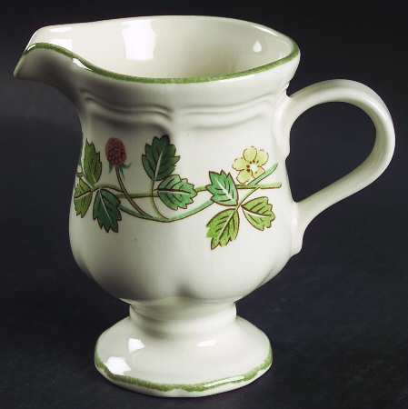 Blossom Song Creamer