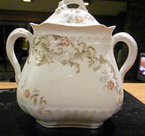MAD112 Sugar Bowl & Lid