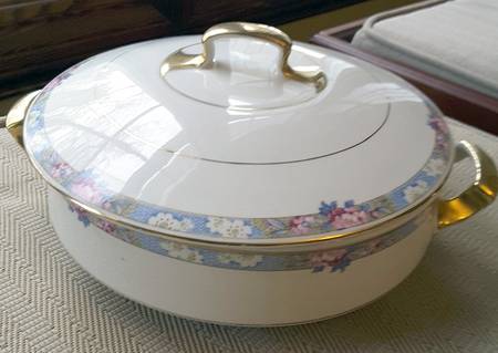 MEK131 Round Covered Vegetable