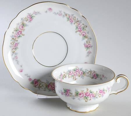 MUE100 Footed Cup & Saucer Set