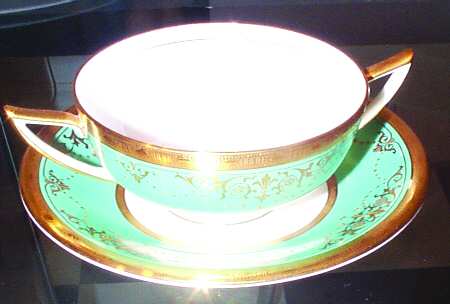 H5199 Footed Cream Soup Bowl & Saucer Set