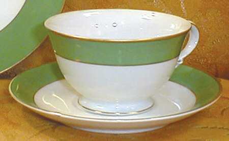 MEI831 Footed Cup & Saucer Set