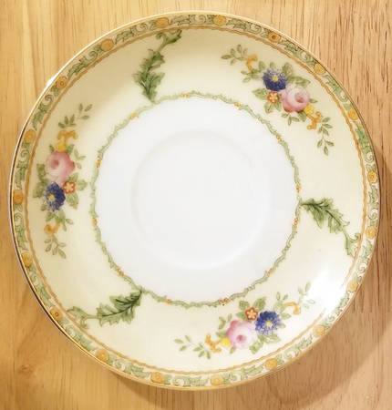 MEI842 Saucer