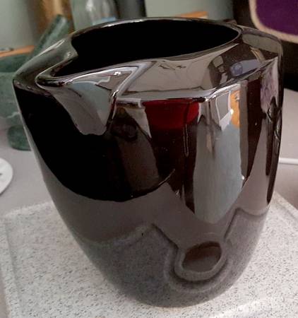 Monument Black 72 Oz Pitcher