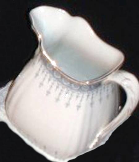 MAD137 Oversize Creamer
