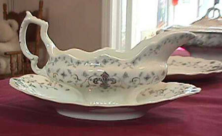 Hamburgo Gray Blue Gravy Boat & Underplate/Relish