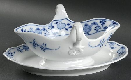ERT1 Gravy Boat with Attached Underplate