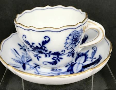 Blue Onion (Gold Trim) Flat Cup & Saucer Set