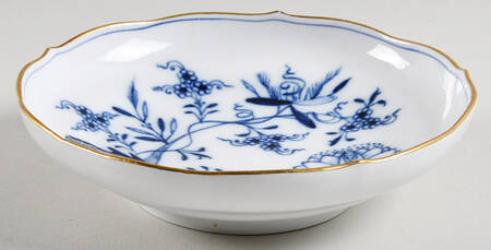 Blue Onion (Gold Trim) Fruit/Dessert (Sauce) Bowl
