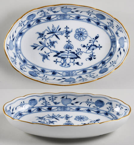 Blue Onion (Gold Trim) 9" Oval Vegetable Bowl