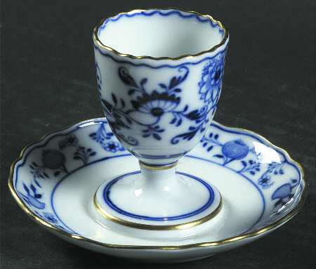 Blue Onion (Gold Trim) Egg Cup with Attached Underplate
