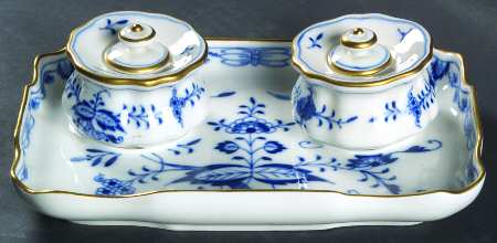 Blue Onion (Gold Trim) Double Ink Pot with Lid and Stand