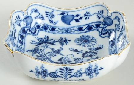 Blue Onion (Gold Trim) 6" Square Vegetable Bowl