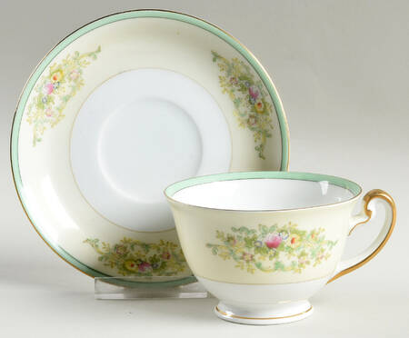MEI869 Footed Cup & Saucer Set