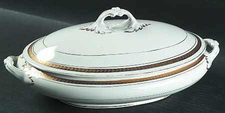 3357 Oval Covered Vegetable