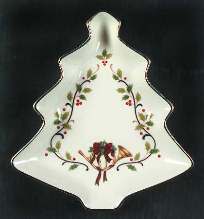 Holiday Charm 1 Part Medium Tree Shaped Dish