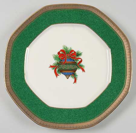 Pine Ornament (Gold) by Mikasa