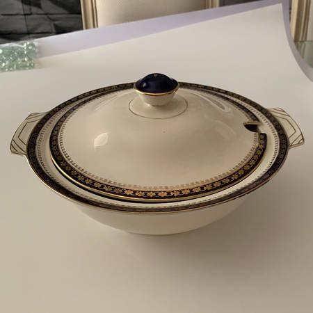 Bleu De Roi 9 Tureen &  Lid