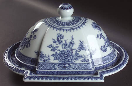 Metropolitan Museum Of Art 16" Oval Serving Platter & Dome
